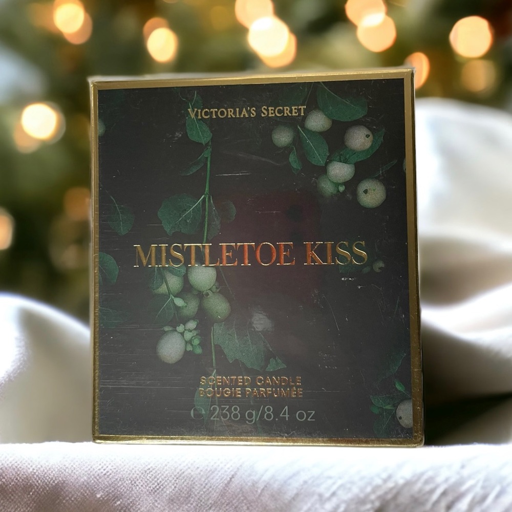 Victoria’s Secret Candle Mistletoe Kiss Scented 238 g/8.4 oz